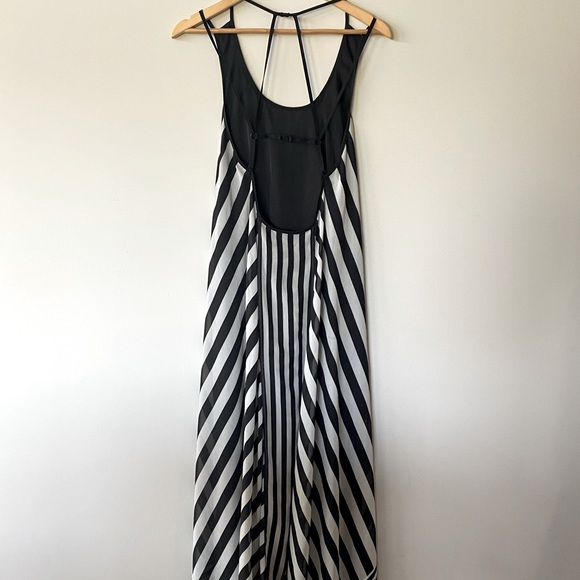Bardot Maxi Dress - Picture 4 of 4